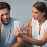 【知らないと損】浮気の証拠はスマホより探偵に任せろ！合法で確実な裏技を紹介