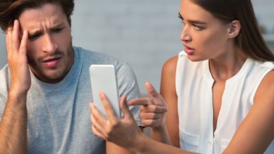 【知らないと損】浮気の証拠はスマホより探偵に任せろ！合法で確実な裏技を紹介