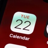 クレジットカードの審査通過率は「火曜の10〜11時」が最も高い!? 審査AIと在籍確認の“裏ロジック”を完全解説