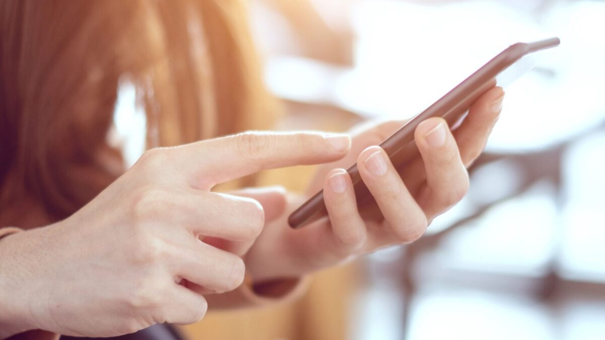 スマホ画面で見えるのはたった〇文字？見込み客が読んでくれる文の作り方