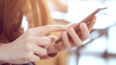 スマホ画面で見えるのはたった〇文字？見込み客が読んでくれる文の作り方