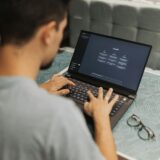 税理士の仕事、AIに奪われるのは『記帳代行』じゃない――本当に消える業務と、月額30万円を稼ぐ『AI時代の新・付加価値』の正体